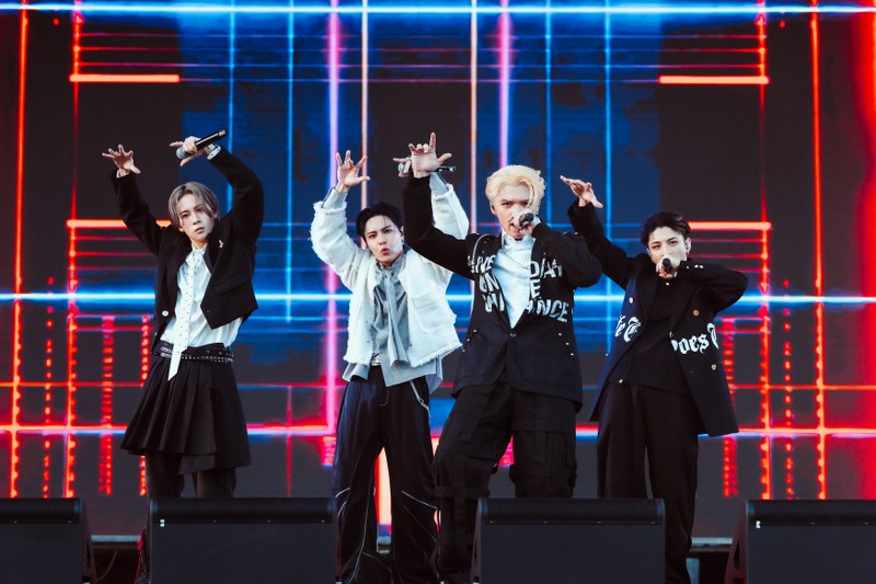 WHH_Group photo_800x533